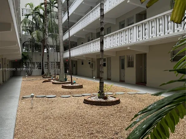 330 SE 2nd St APT 104F, Hallandale, FL 33009