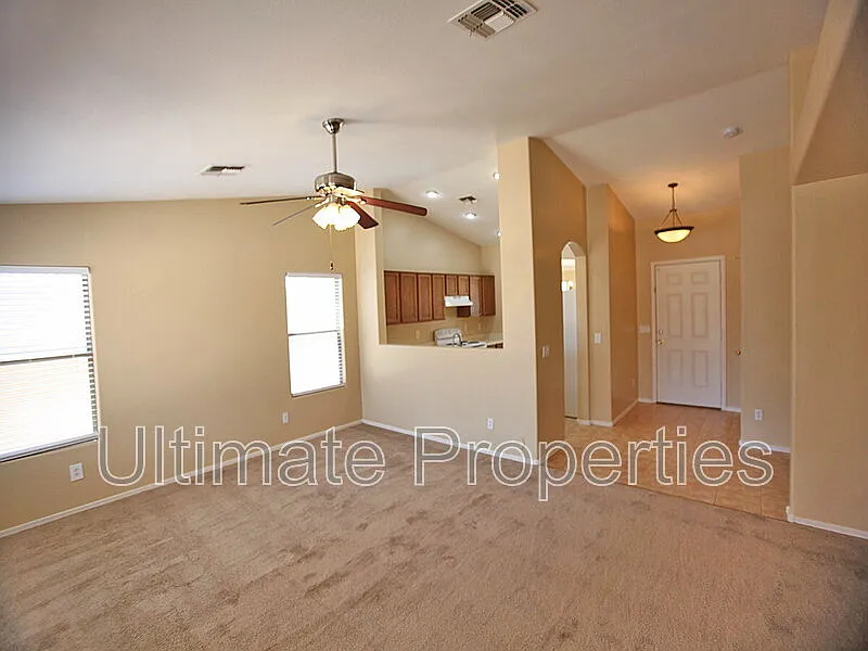 3 bed, 2.0 bath, 1336 sqft, $1,995 — Photo 2