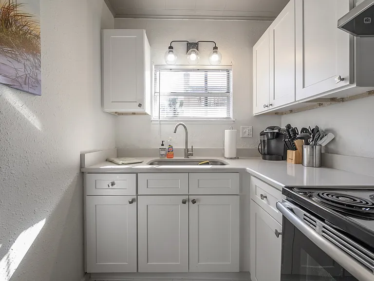 2235 1st Ave N #2 — Photo 5