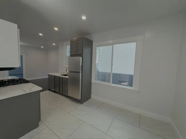 1511 Golden Gate Ave #4 — Photo 3