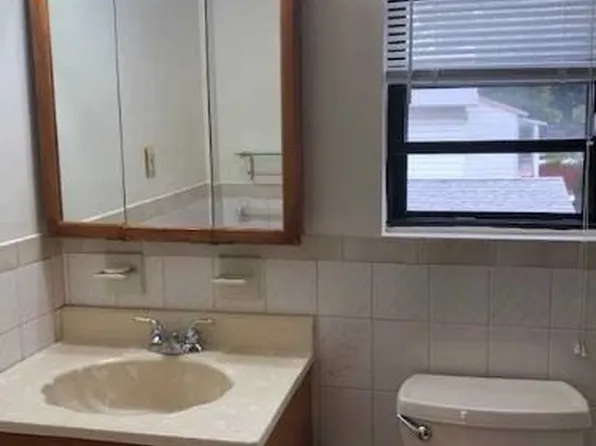 1517 39th Street image 7 of 11