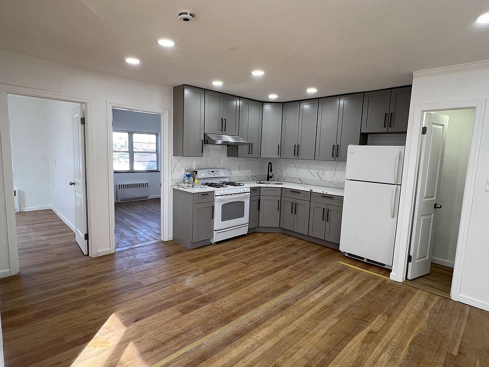 1st image of 7711 Eliot Ave #2