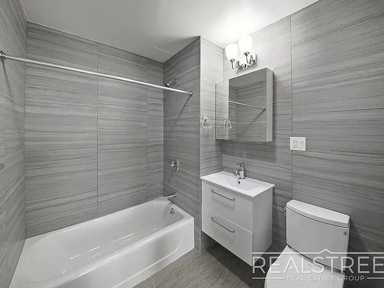9002 Queens Blvd #422 — Photo 4