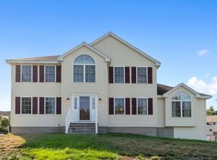 11 Heritage Rd, Dracut, MA 01826
