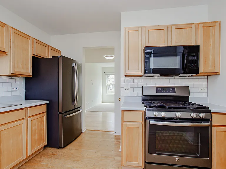1217 N Village Dr — Photo 8