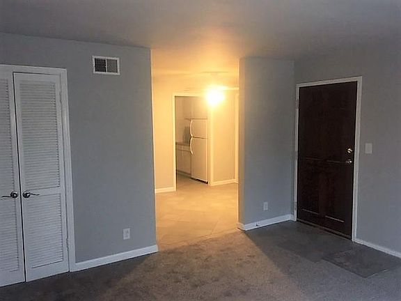 4th image of 1033 W 38th St #1033