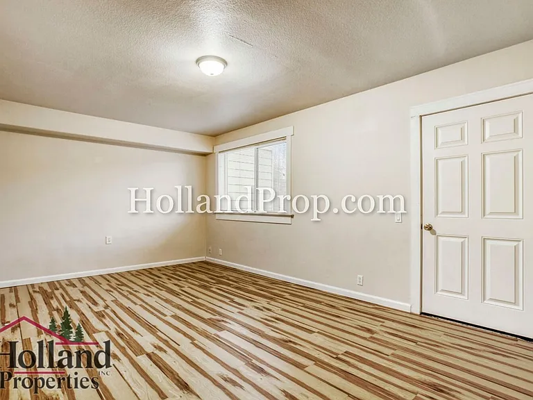 248 NW Prescott Pl — Photo 5