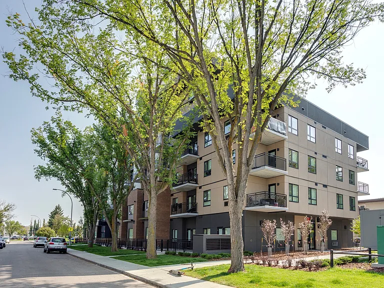 11009 109a Ave NW — Photo 16