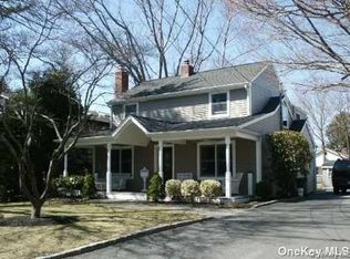 15 Garfield St, Northport, NY 11768