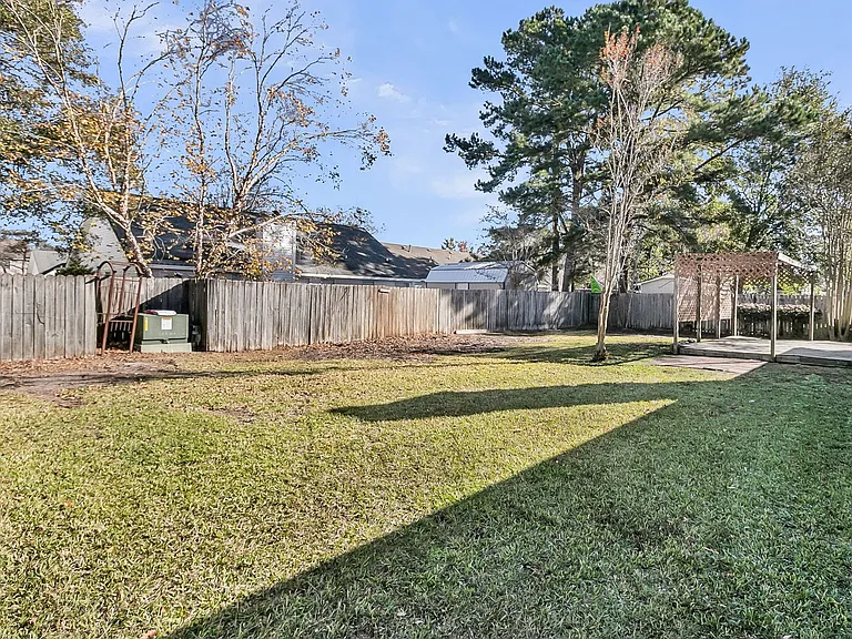 111 Hopper Dr — Photo 34