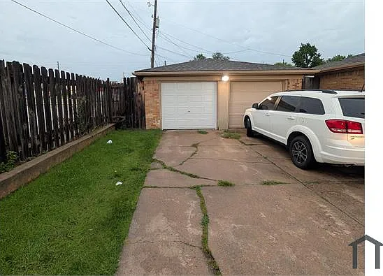 6120 Castle Dr — Photo 4