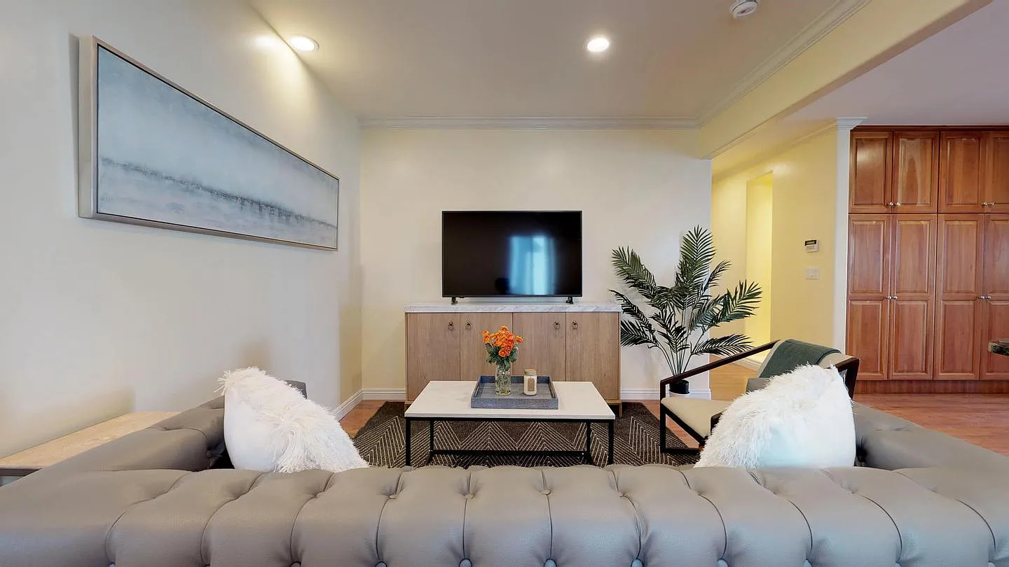 Private Bedroom in Newly Updated and Conveniently Located Mar Vista Apartment - 12534 Woodgreen S... — Photo 2