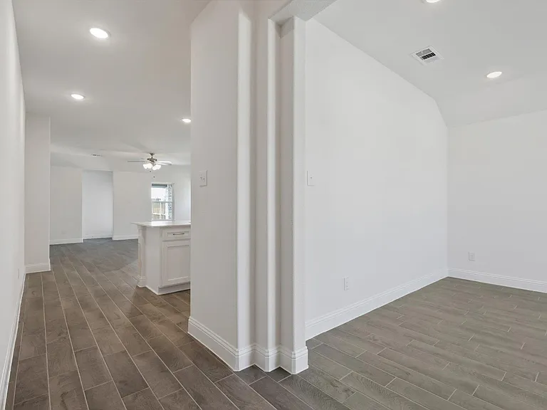517 Amenduni Ln — Photo 6