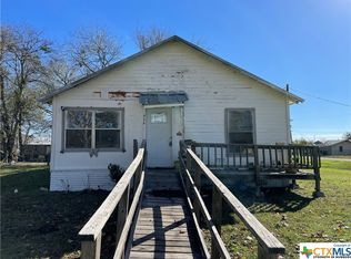 588 S Bowie St, Bartlett, TX 76511
