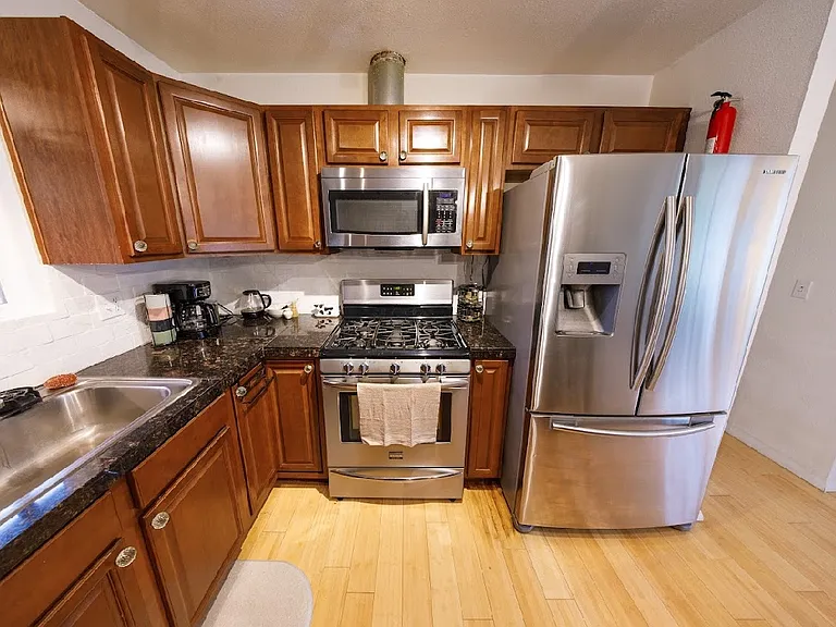 3710 Wildrose Ave — Photo 4
