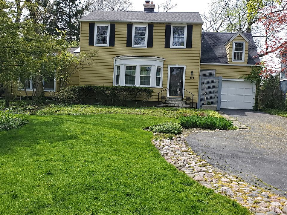 1st image of 676 Kincaid St