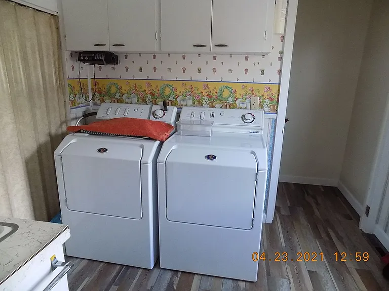 27096 Old Hwy #93 — Photo 8