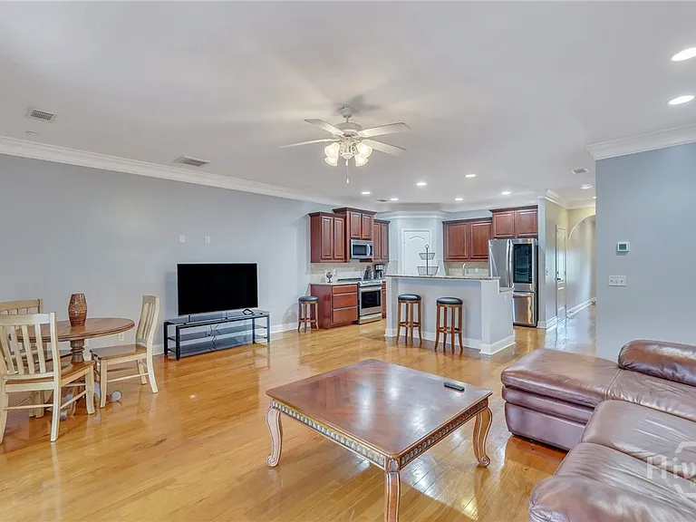 124 Ventura Pl — Photo 16