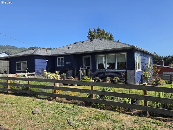 94130 4th St, Gold Beach, OR 97444