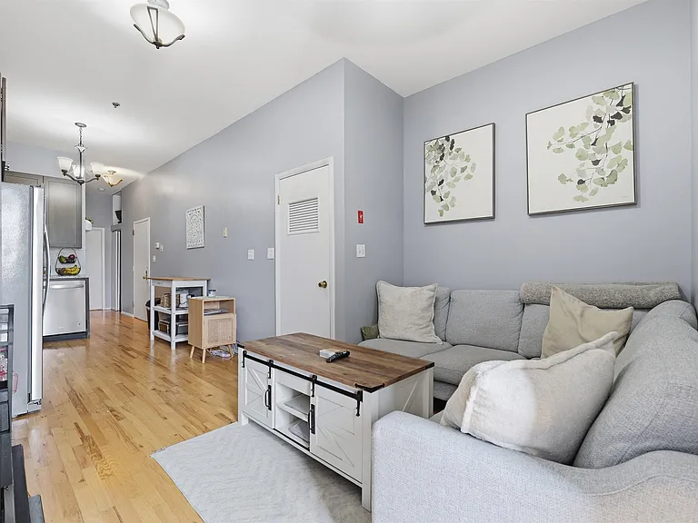 805 Park Ave #5R — Photo 1