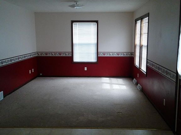 3rd image of 605 W Fike Ave