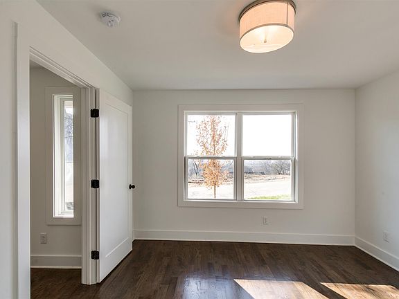 5th image of 95 Fern Ave