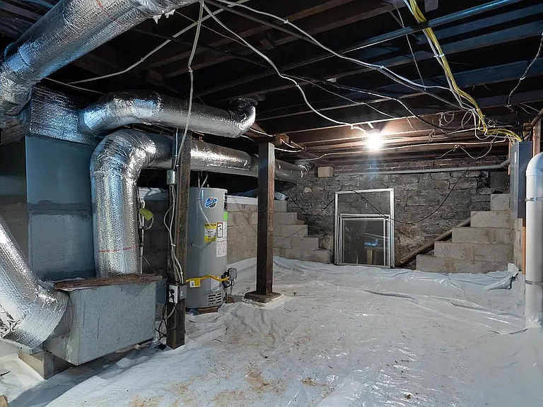 704 Tremont Ave — Photo 11