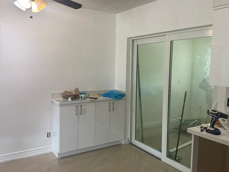 500 SW 27th Ter #3 — Photo 9