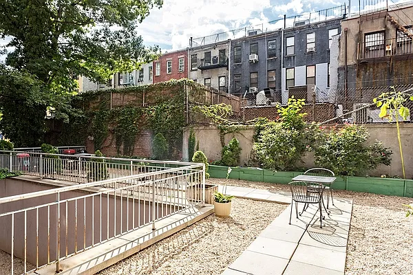 Rented by MNS | media 13