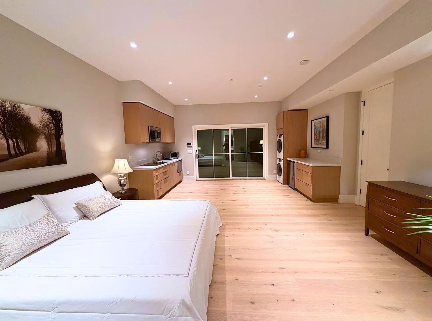 Studio, 500 sqft, $4,250 — Photo 1