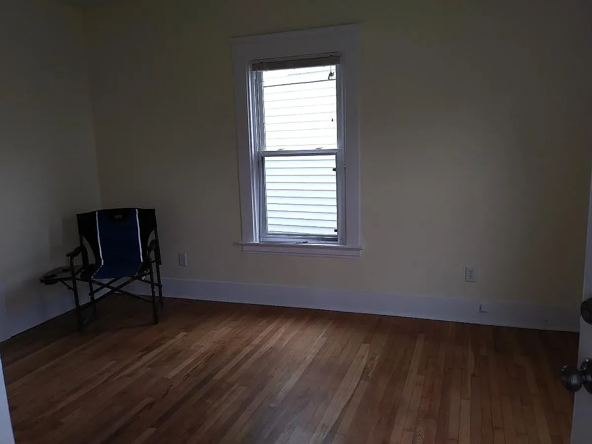 3 bed, 1256 sqft, $1,350 — Photo 4