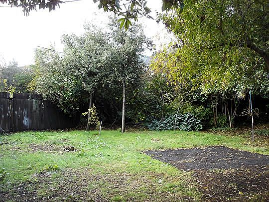 5th image of 649 W Eden Ave