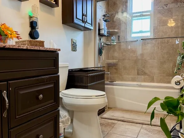 1861 East 32nd Street image 15 of 27