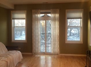 2662 W Montrose Ave #2, Chicago, IL 60618