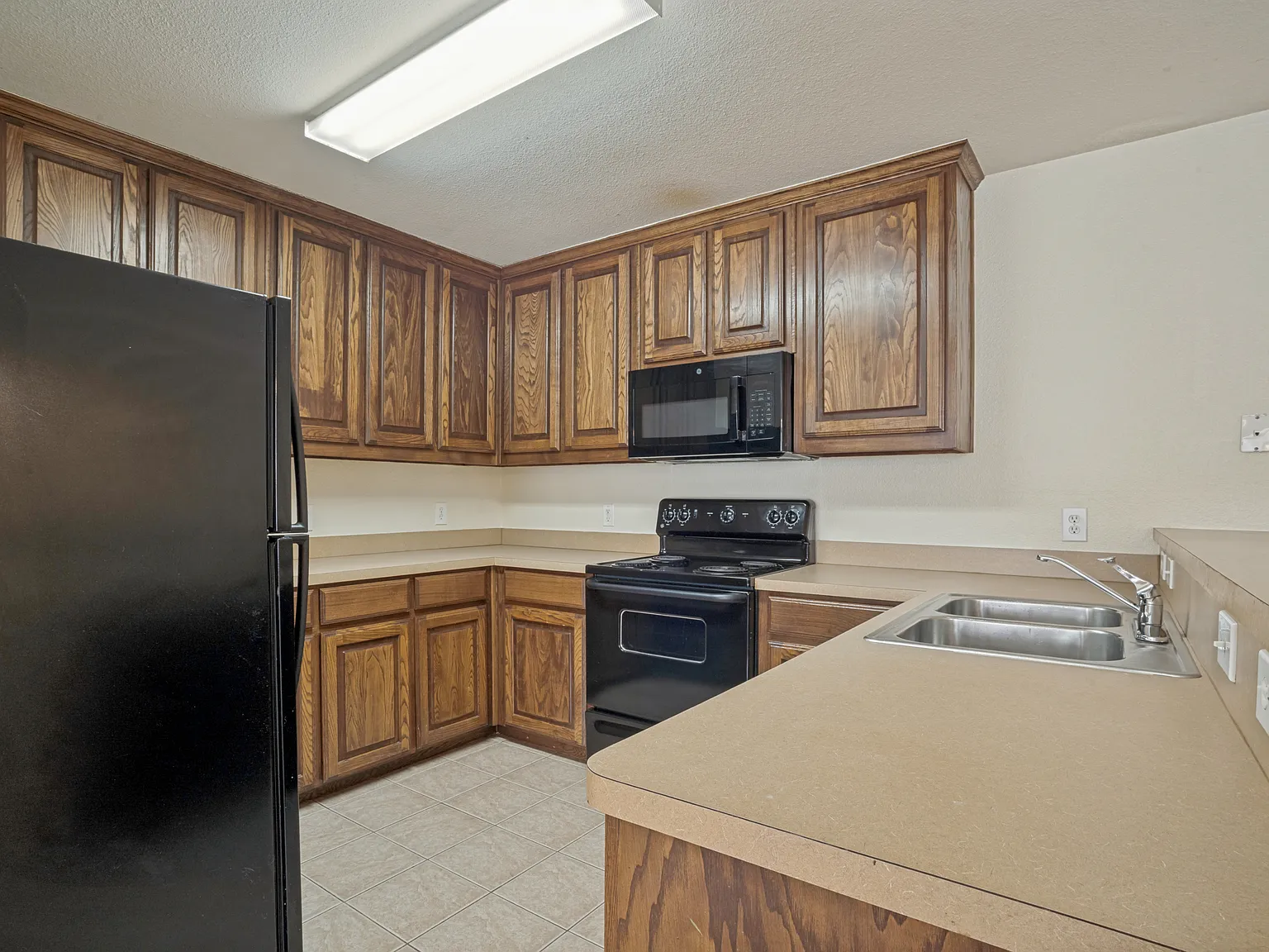 3 bed, 1265 sqft, $1,800 — Photo 4