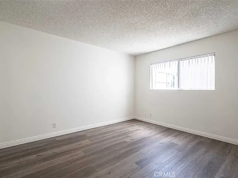 1 bed, 650 sqft, $2,100 — Photo 3