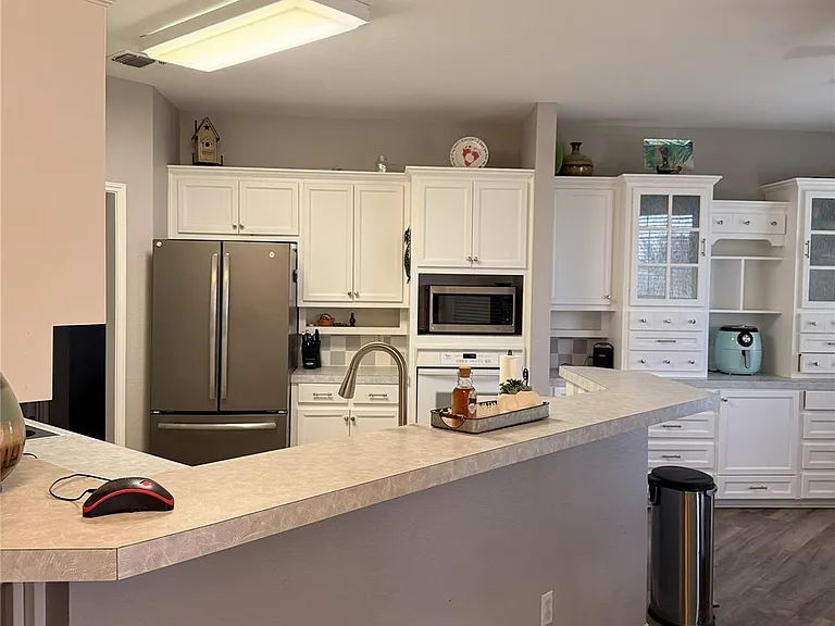 5600 FM 1466 — Photo 26