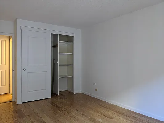 Sold by Winzone Realty Inc | media 4