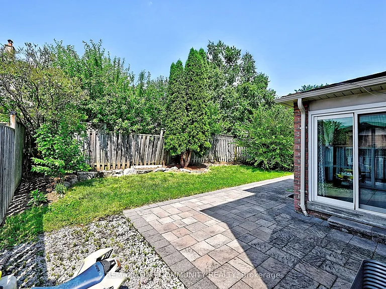 35 Dakin Dr — Photo 46