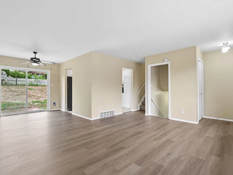 3849 Mariposa St — Photo 3