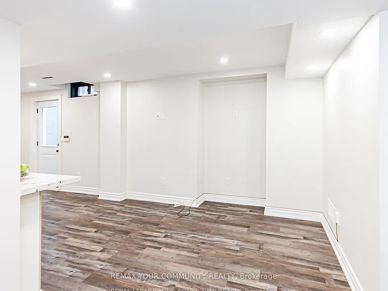 33 Durness Ave #BASEMENT — Photo 14