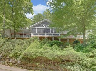 830 Shearer Creek Dr #P, Hayesville, NC 28904
