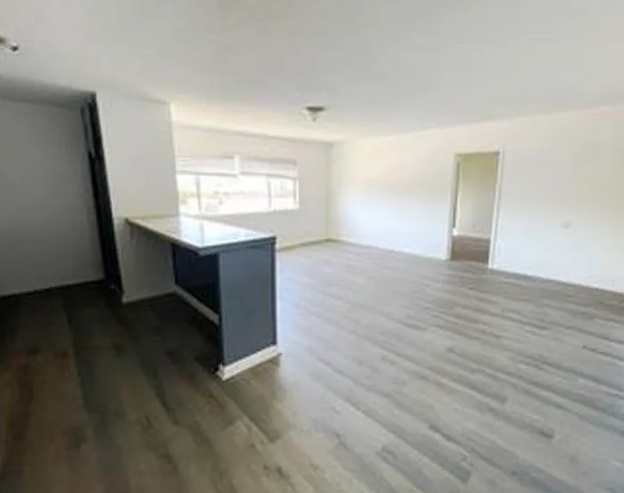 4240 S Figueroa St — Photo 2