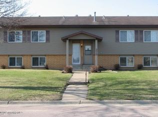 275 22nd St SE, Owatonna, MN 55060