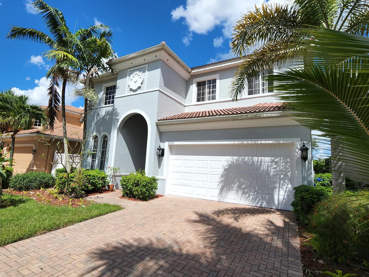8686 Pegasus Drive — Photo 2