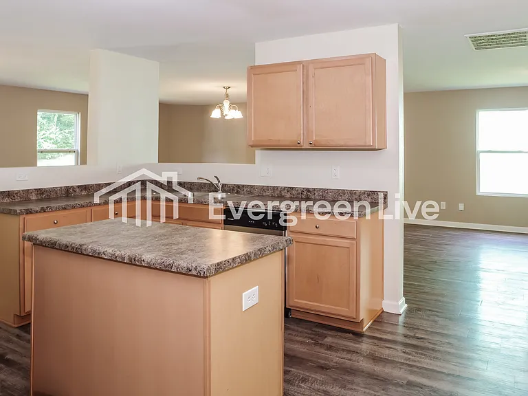 203 Dormont Dr NE — Photo 6