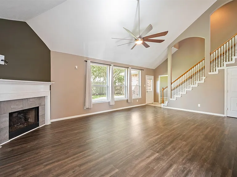406 Stockbridge Ln — Photo 12