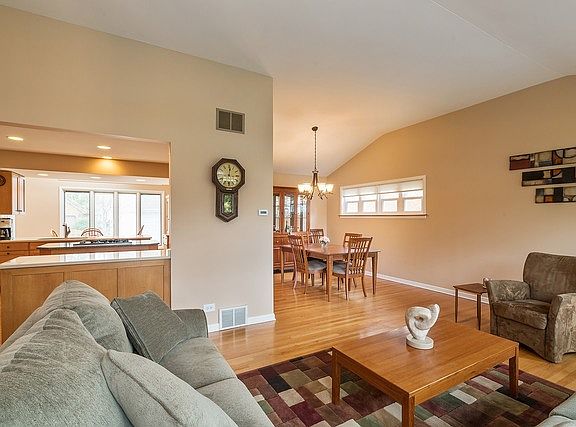 3rd image of 9039 Menard Ave