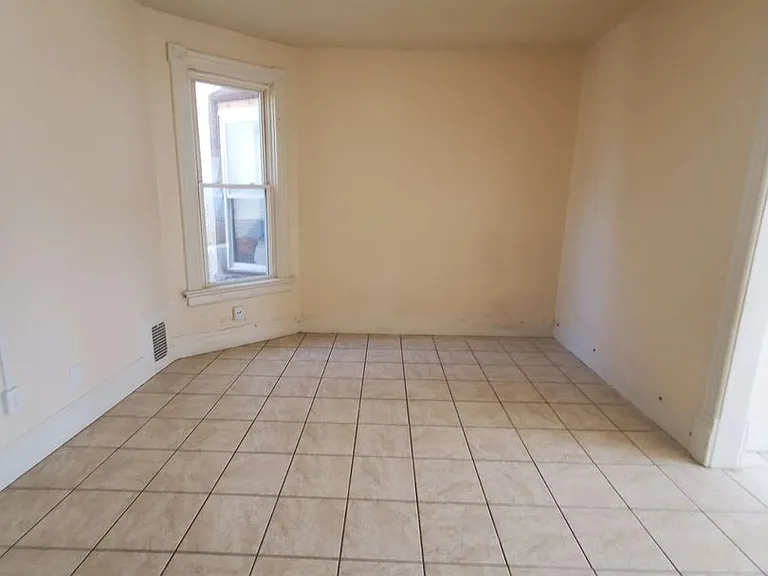 1426-1436 S 31st St. (6 unit) — Photo 5