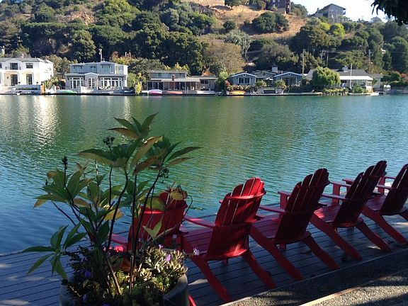 peaceful outdoor patio /deck